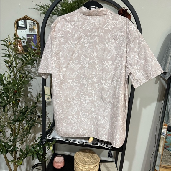 Dockers Men's Pink Floral Casual Shirt size xl - Picture 7 of 9